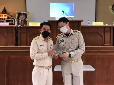 Read more about the article รับมอบโล่รางวัล 1 อำเภอ 1 ศูนย์พัฒนาเด็กเล็กต้นแบบการบริหารจัดการที่ดี ประจำปีงบประมาณ พ.ศ.2565