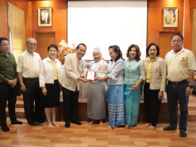 Read more about the article พิธีมอบโล่เกียรติคุณแด่ผู้สูงอายุที่มีอายุ 100 ปี